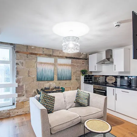 Bv Modern Near Kirkstall Shopping Centre Apartment *