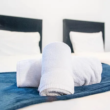 Bv Modern Near Kirkstall Shopping Centre Apartment Leeds (West Yorkshire)
