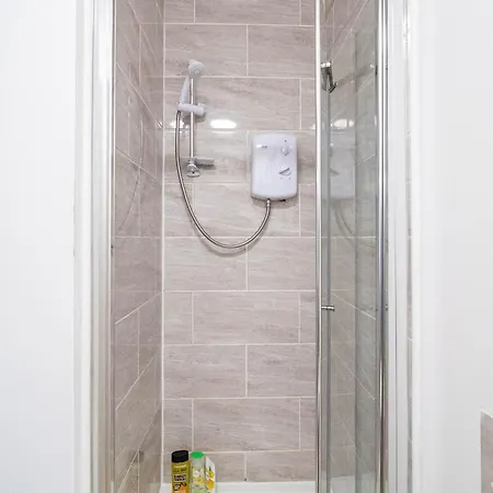 Apartment Bv Modern Near Kirkstall Shopping Centre Leeds (West Yorkshire)